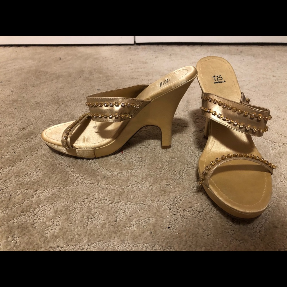 Gold Wedges - Picture 1 of 1
